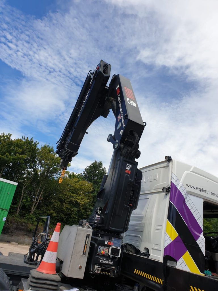 Lorry crane with XWATCH system
