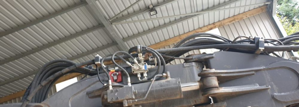 Mecalac 8MCR fitted with an Xwatch SS1 height limiter for DA Bishop 