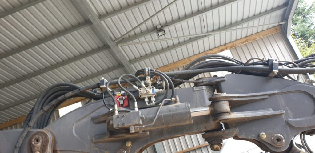 Mecalac 8MCR fitted with an Xwatch SS1 height limiter for DA Bishop 