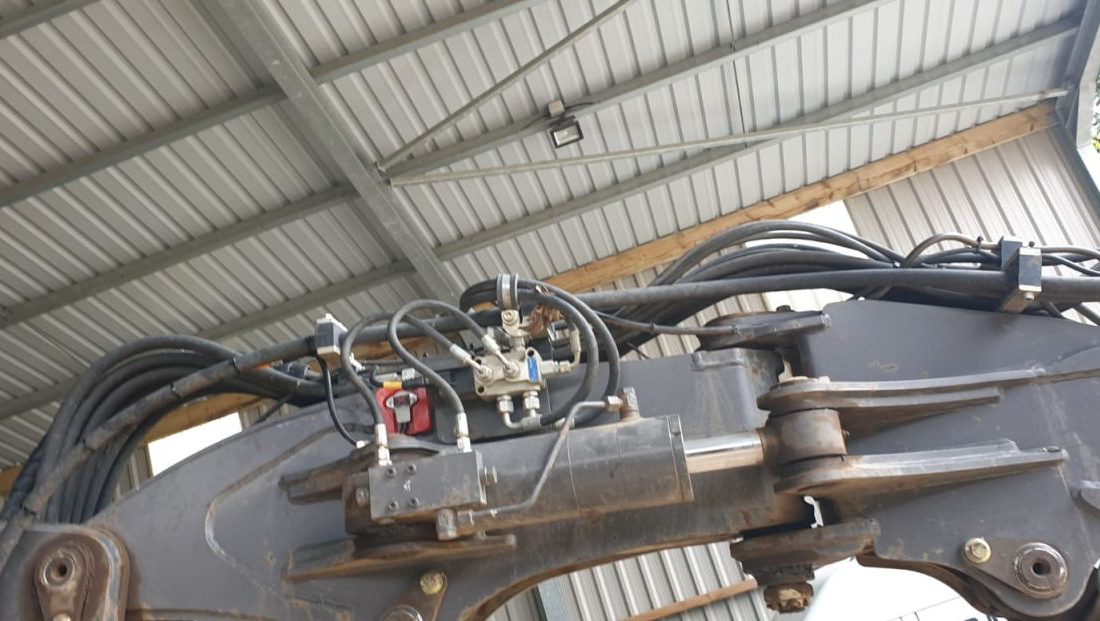 Mecalac 8MCR fitted with an Xwatch SS1 height limiter for DA Bishop 