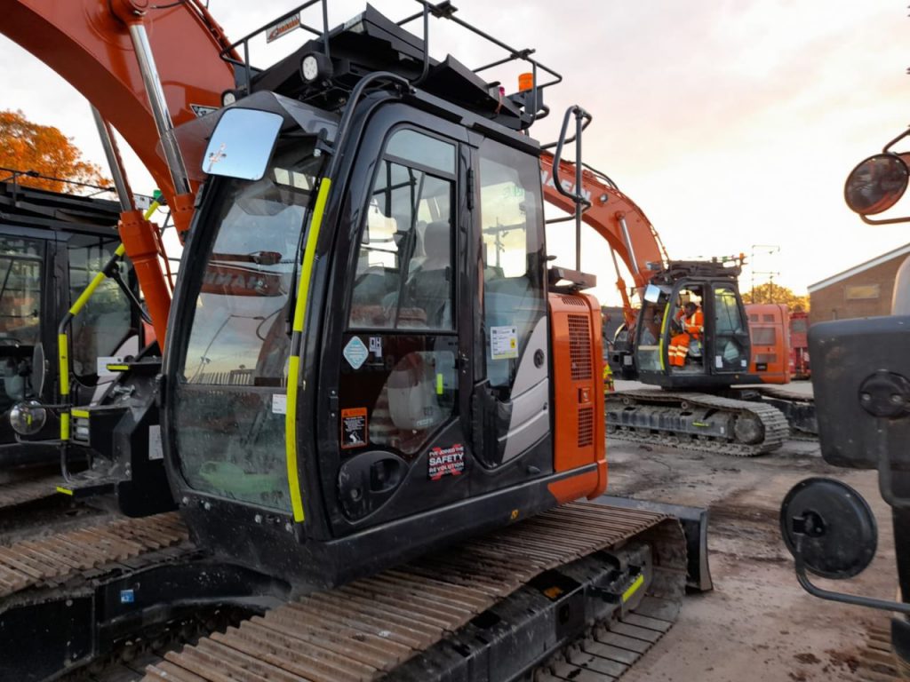 Xwatch XW2 installs carried out on a Hitachi ZX135 & Hitachi ZX225