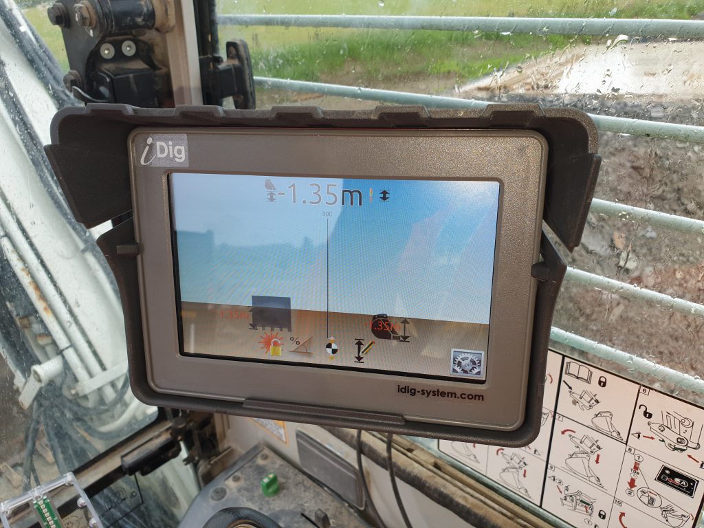 iDig excavator system screen